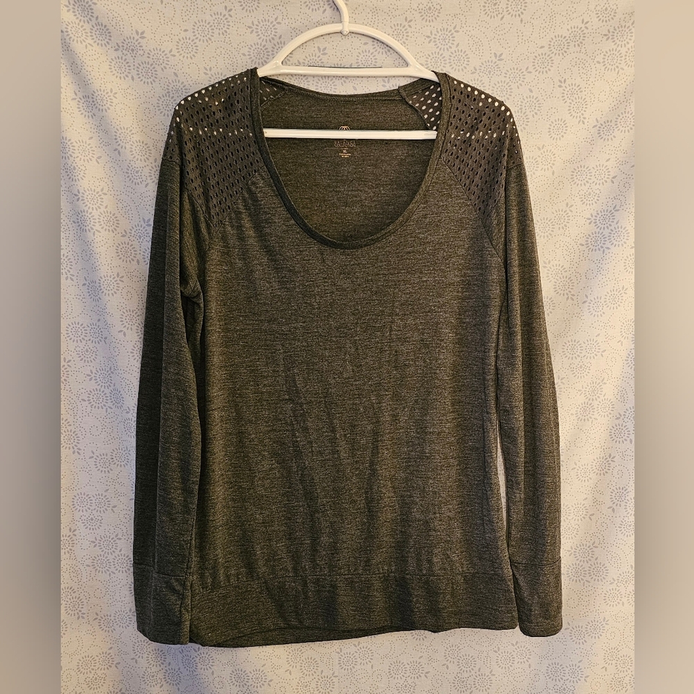 Balance Collection Women's Vented Long-sleeved Top ~ Large/ Charcoal Heather